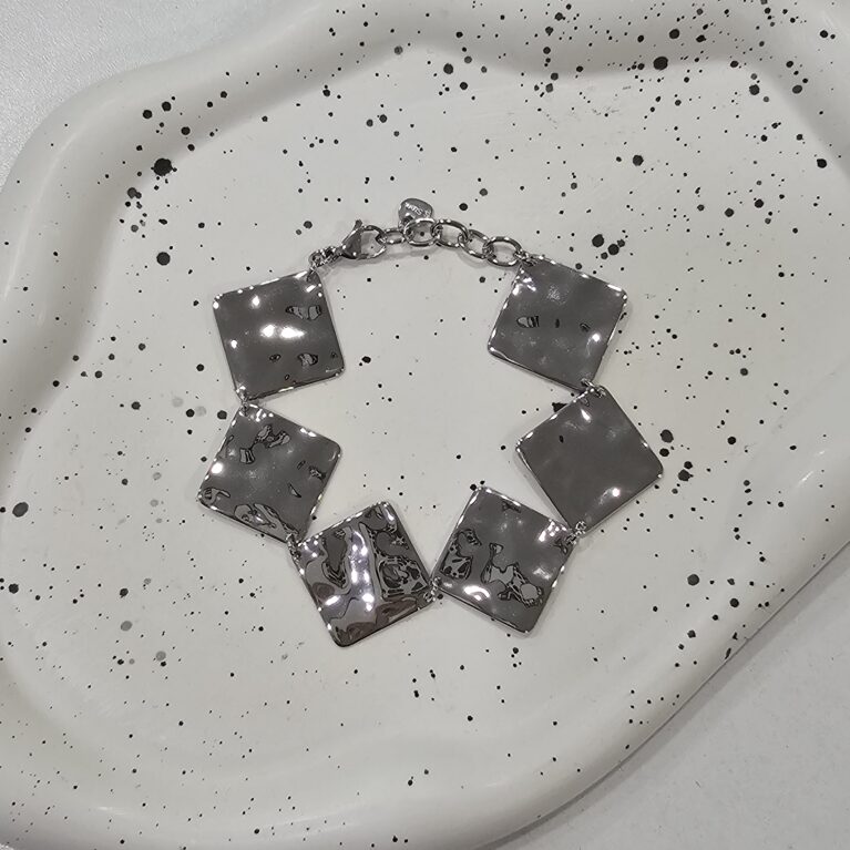 Βραχιόλι  τετράγωνο ανοξείδωτο ατσάλι επιπλατινωμένο v56