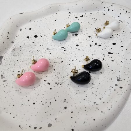 Σκουλαρίκι ακρυλικό 2.3εκ σταγόνα επιχρυσωμένο sk82