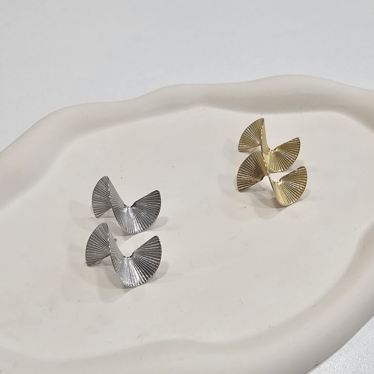 Σκουλαρίκι στριφογυριστό ανοξείδωτο ατσάλι επιπλατινωμένο και επιχρυσωμένο sk87