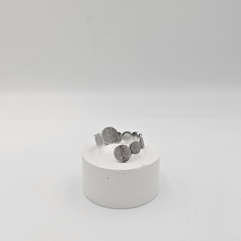 Δαχτυλίδι ανοξείδωτο ατσάλι επιπλατινωμένο ανάγλυφο d53